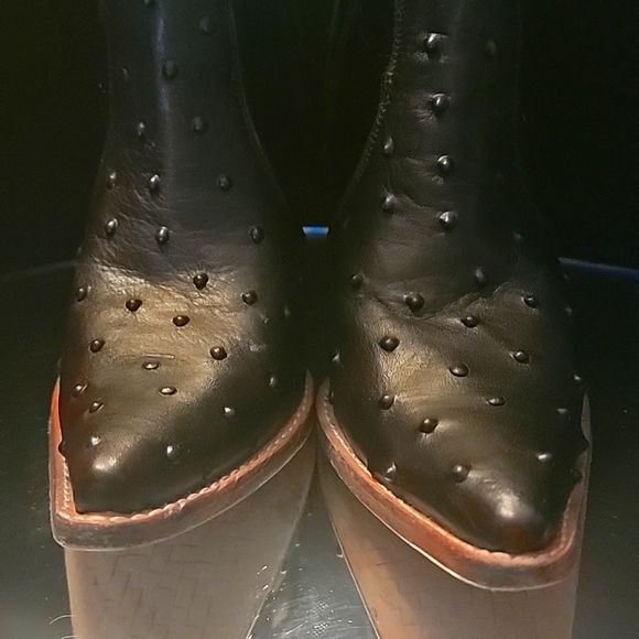 Lady beautiful black leather, ostrich boots sz 7 daisy's on side - Picture 2 of 8